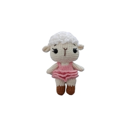 Peluche oveja con vestido rosa hecha a mano a ganchillo (amigurumi). - Imagen 1