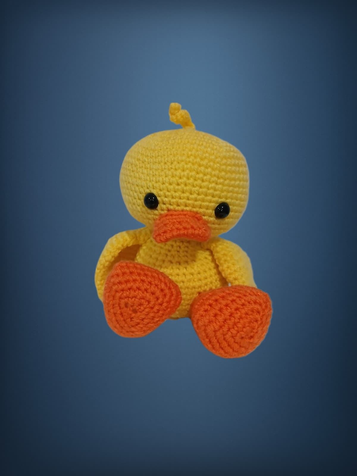 Peluche pato amarillo hecho a mano a ganchillo (amigurumi). - Imagen 1