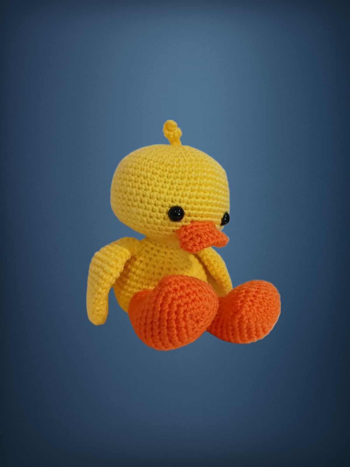 Peluche pato amarillo hecho a mano a ganchillo (amigurumi). - Imagen 2