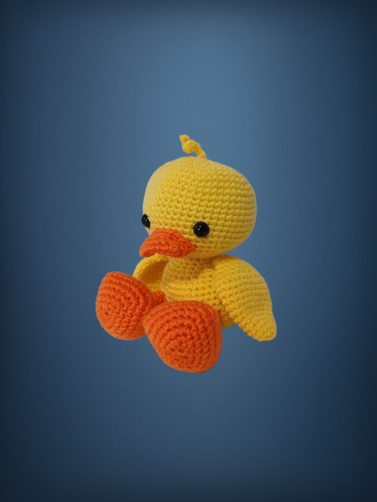 Peluche pato amarillo hecho a mano a ganchillo (amigurumi). - Imagen 3