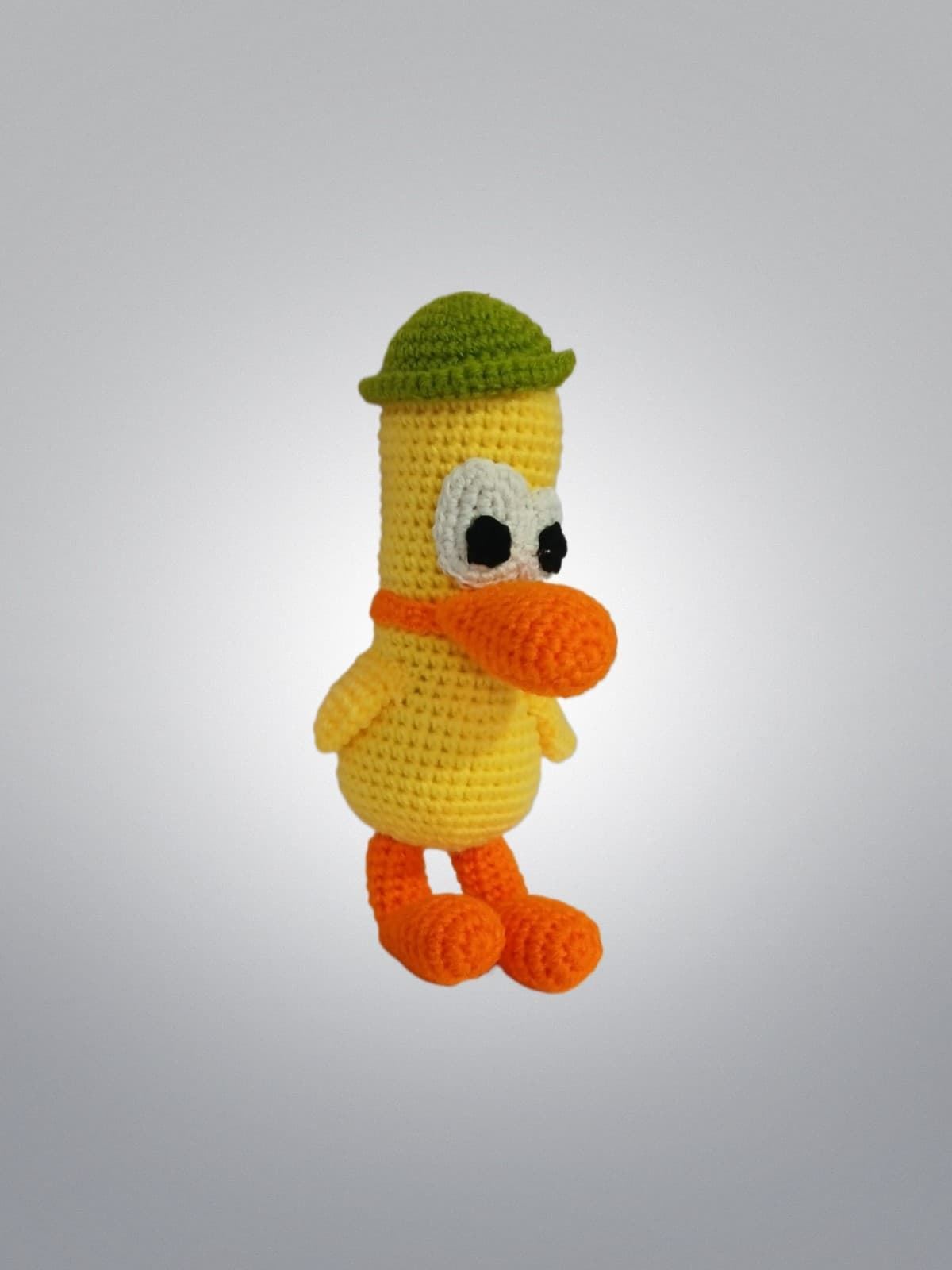 Peluche pato pocoyo hecho a mano a ganchillo (amigurumi). - Imagen 2