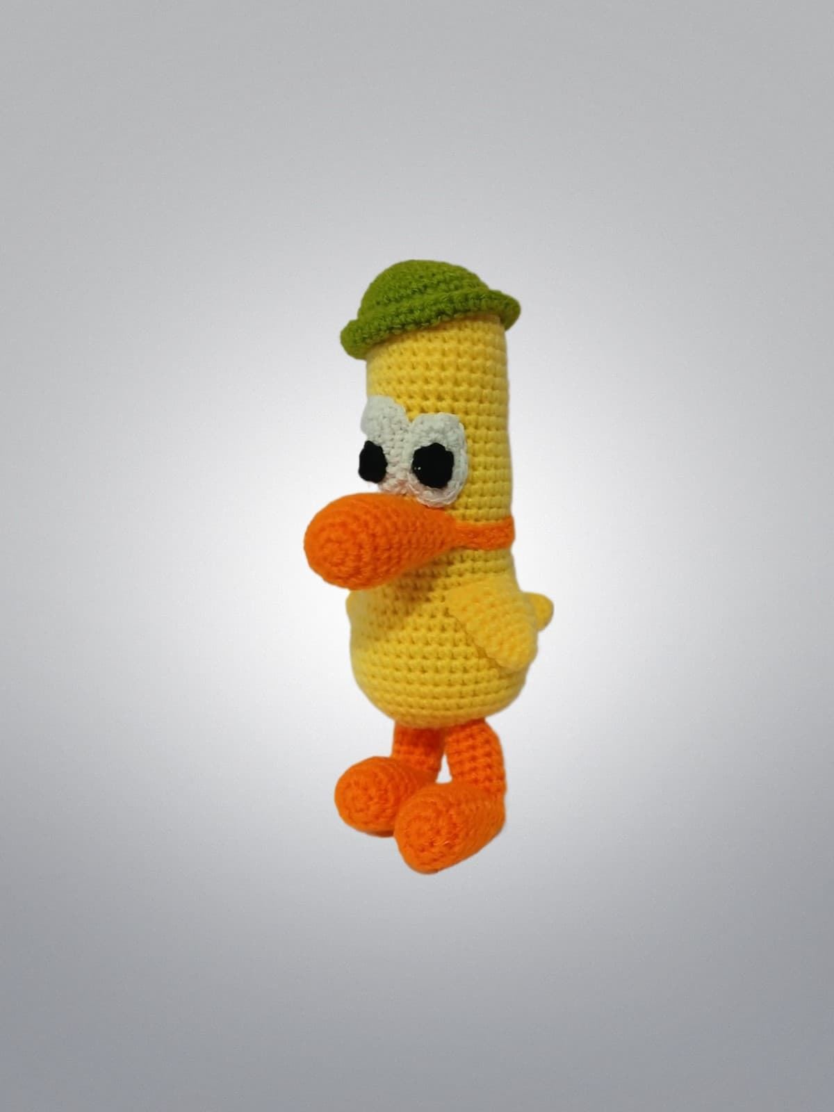 Peluche pato pocoyo hecho a mano a ganchillo (amigurumi). - Imagen 3
