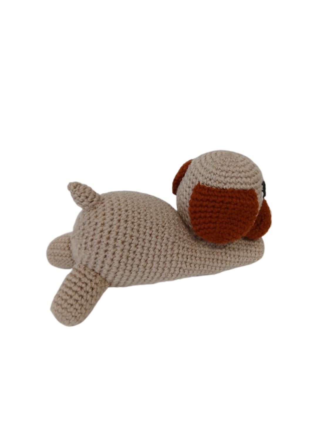 Peluche perro acostado hecho a mano a ganchillo (amigurumi). - Imagen 4