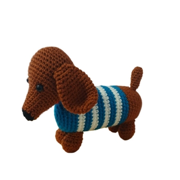 Peluche perro salchicha con jersey azul hecho a mano a ganchillo (amigurumi). - Imagen 2