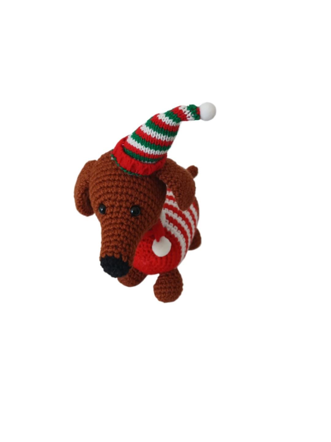 Peluche perro salchicha con jersey rojo navidad navideño hecho a mano a ganchillo (amigurumi). - Imagen 3