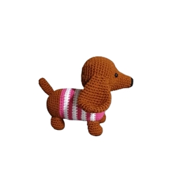 Peluche perro salchicha con jersey rosa hecho a mano a ganchillo (amigurumi). - Imagen 2