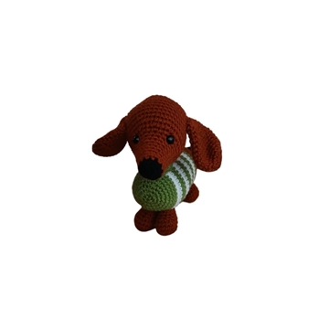 Peluche perro salchicha con jersey verde hecho a mano a ganchillo (amigurumi). - Imagen 1
