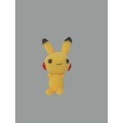Peluche pikachu hecho a mano a ganchillo (amigurumi). - Imagen 1