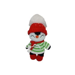 Peluche pingüino navideño hecho a mano a ganchillo (amigurumi). - Imagen 1