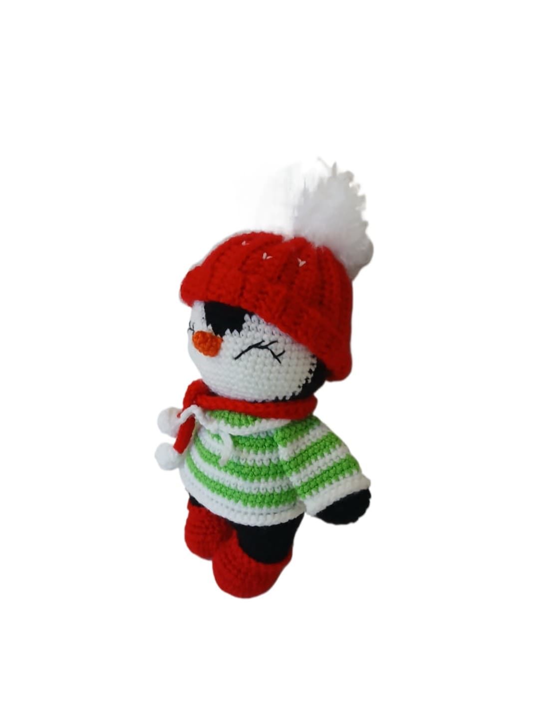 Peluche pingüino navideño hecho a mano a ganchillo (amigurumi). - Imagen 3