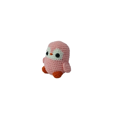 Peluche pingüino rosa en lana chenille hecho a mano a ganchillo (amigurumi). - Imagen 2