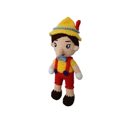 Peluche pinocho hecho a mano a ganchillo (amigurumi). - Imagen 2