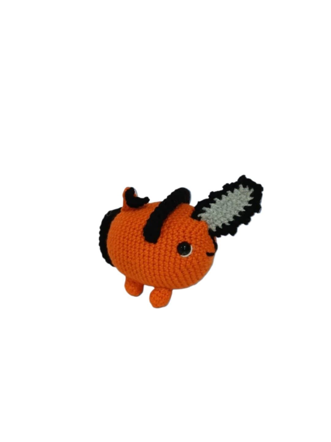 Peluche pochita hecha a mano a ganchillo (amigurumi). - Imagen 2