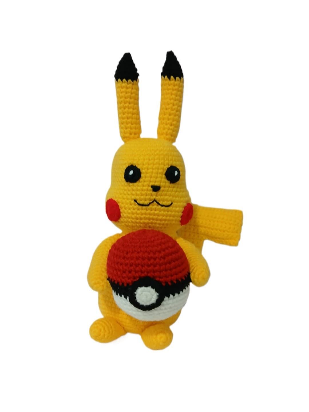 Peluche pokemon pikachu con pokeball hecho a mano a ganchillo (amigurumi). - Imagen 1