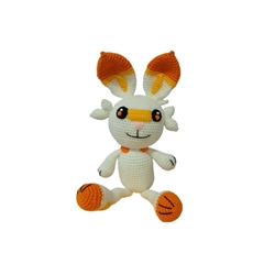 Peluche pokemon scorbunny hecho a mano a ganchillo (amigurumi). - Imagen 1