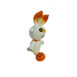 Peluche pokemon scorbunny hecho a mano a ganchillo (amigurumi). - Imagen 2