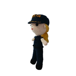 Peluche policía hecha a  ganchillo (amigurumi). - Imagen 2