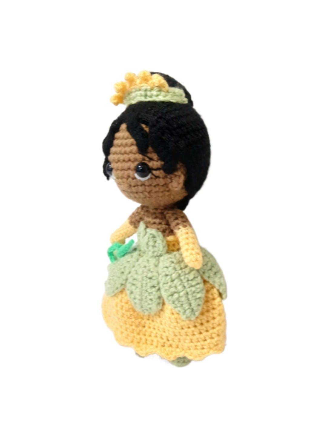 Peluche princesa tiana princesas disney hecha a mano a ganchillo (amigurumi). - Imagen 2