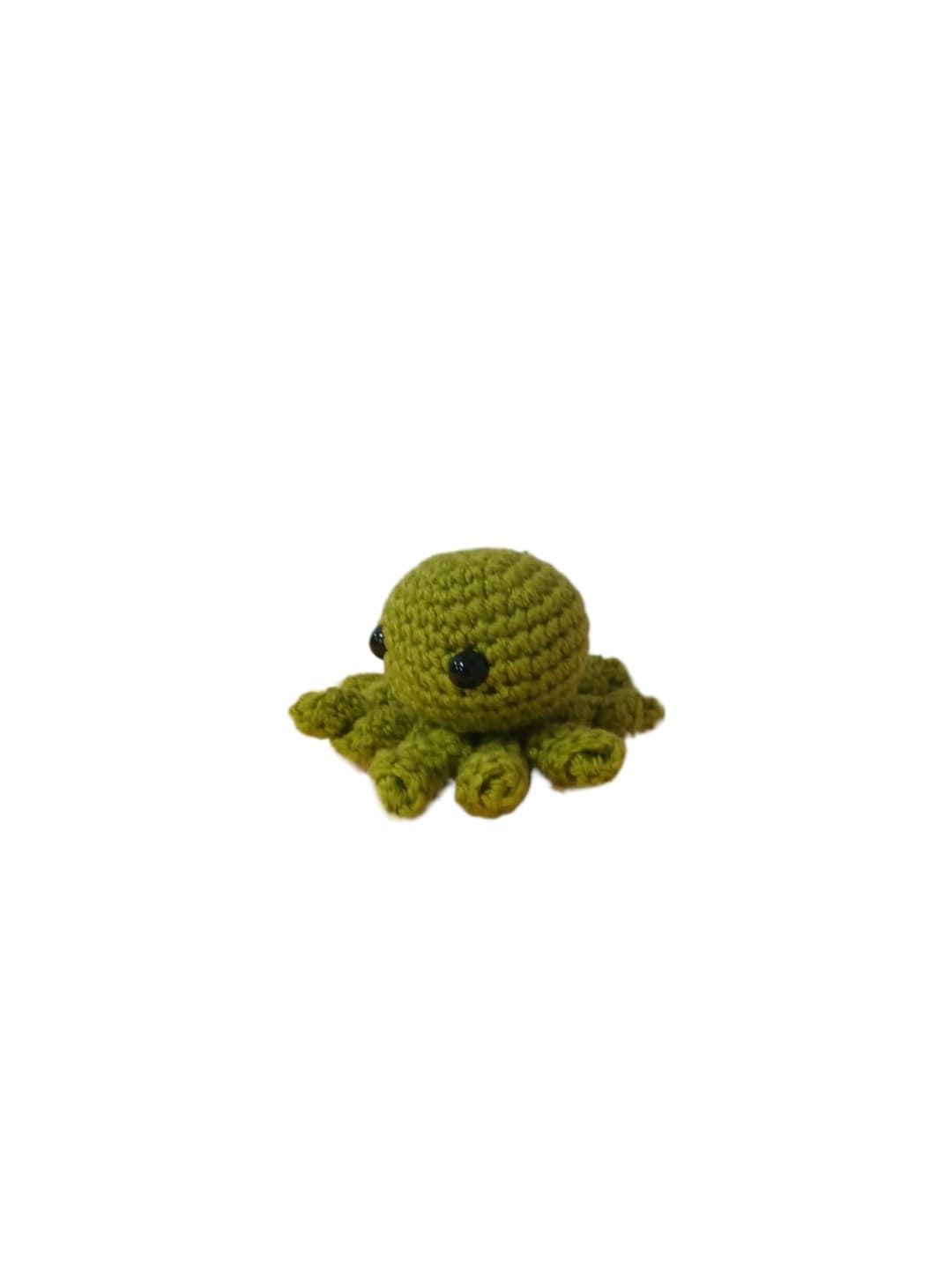 Peluche pulpo amigurumi 8 cm verde - Imagen 3
