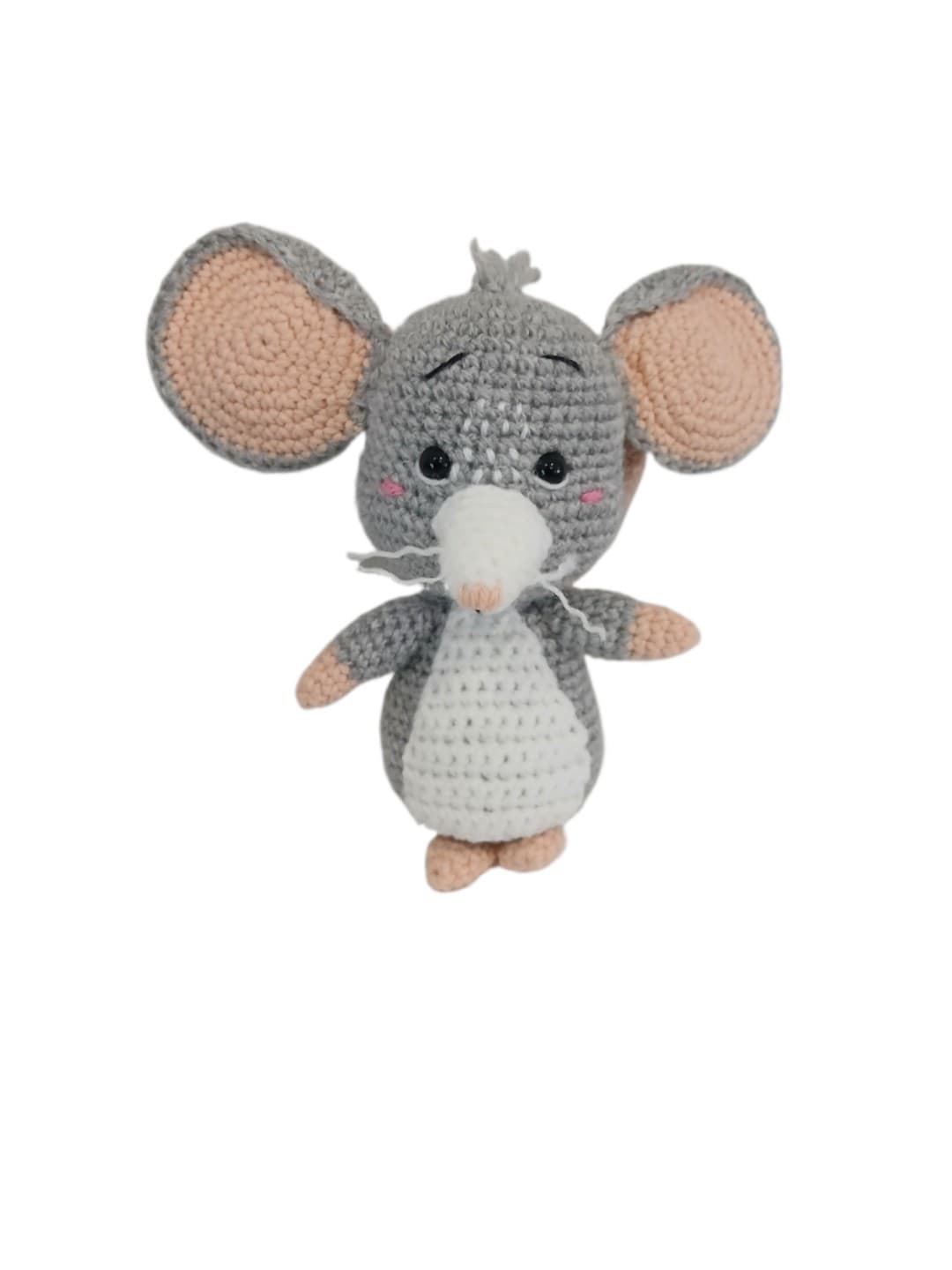 Peluche ratón con vestido rosa fucsia hecha a mano a ganchillo (amigurumi). - Imagen 1