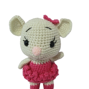 Peluche ratoncita-ratón con vestido rosa fucsia hecha a mano a ganchillo (amigurumi). - Imagen 1