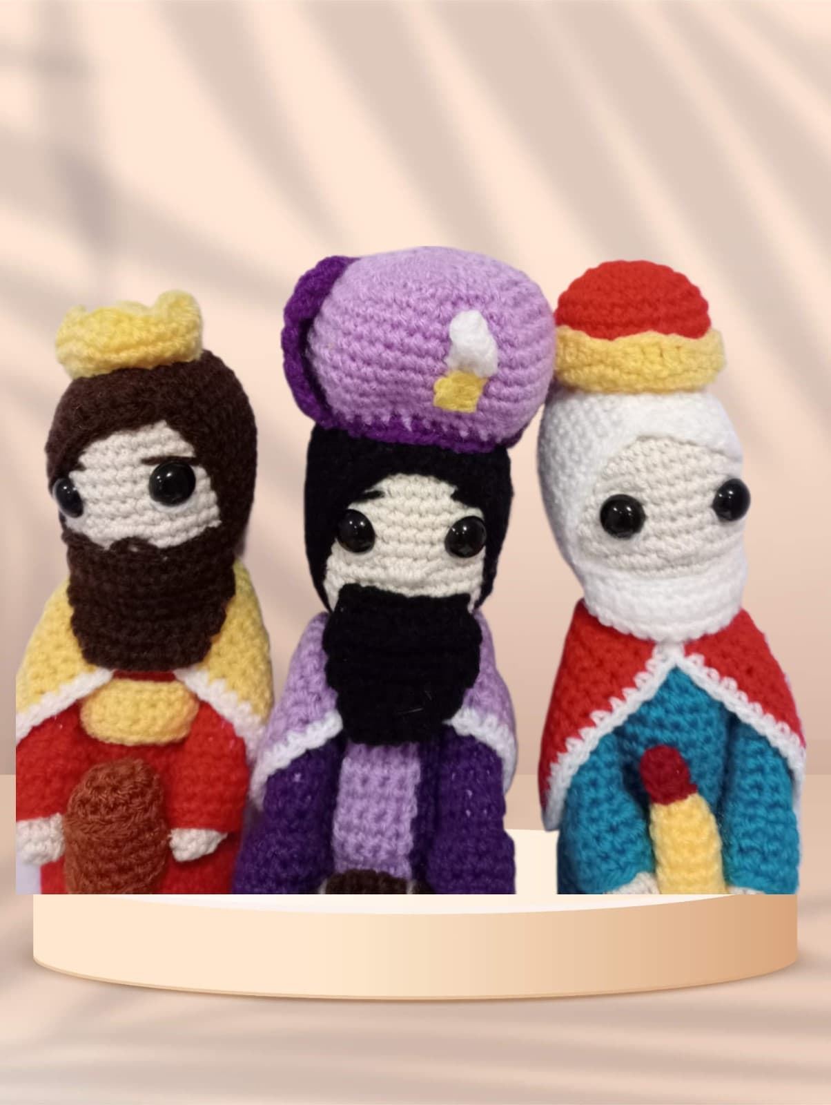 Peluche reyes magos hecho a mano a ganchillo (amigurumi). - Imagen 2