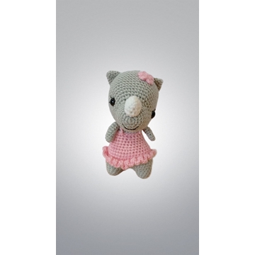 Peluche rinoceronte con vestido hecho a mano a ganchillo (amigurumi). - Imagen 1
