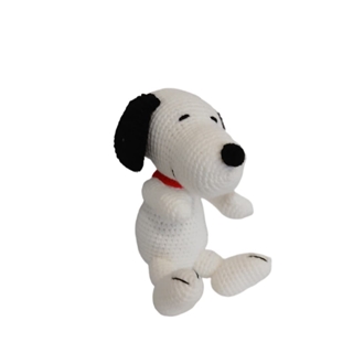 Peluche snoopy hecho a mano a ganchillo (amigurumi). - Imagen 2