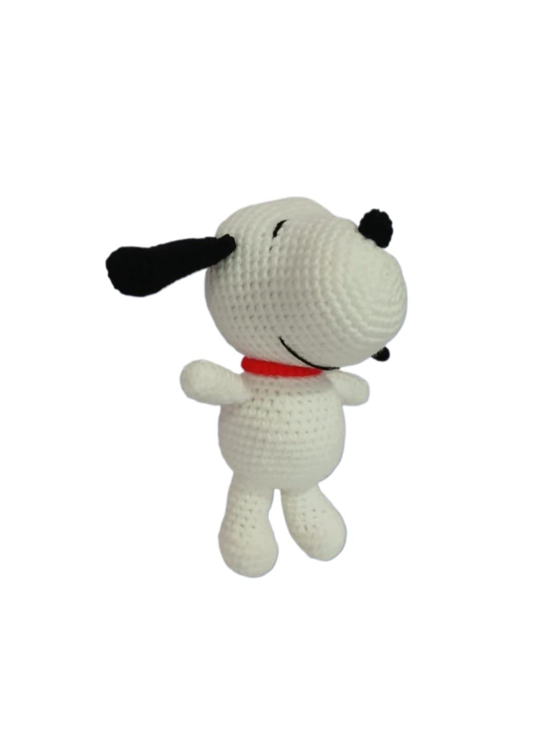 Peluche snoopy hecho a mano a ganchillo (amigurumi). - Imagen 3