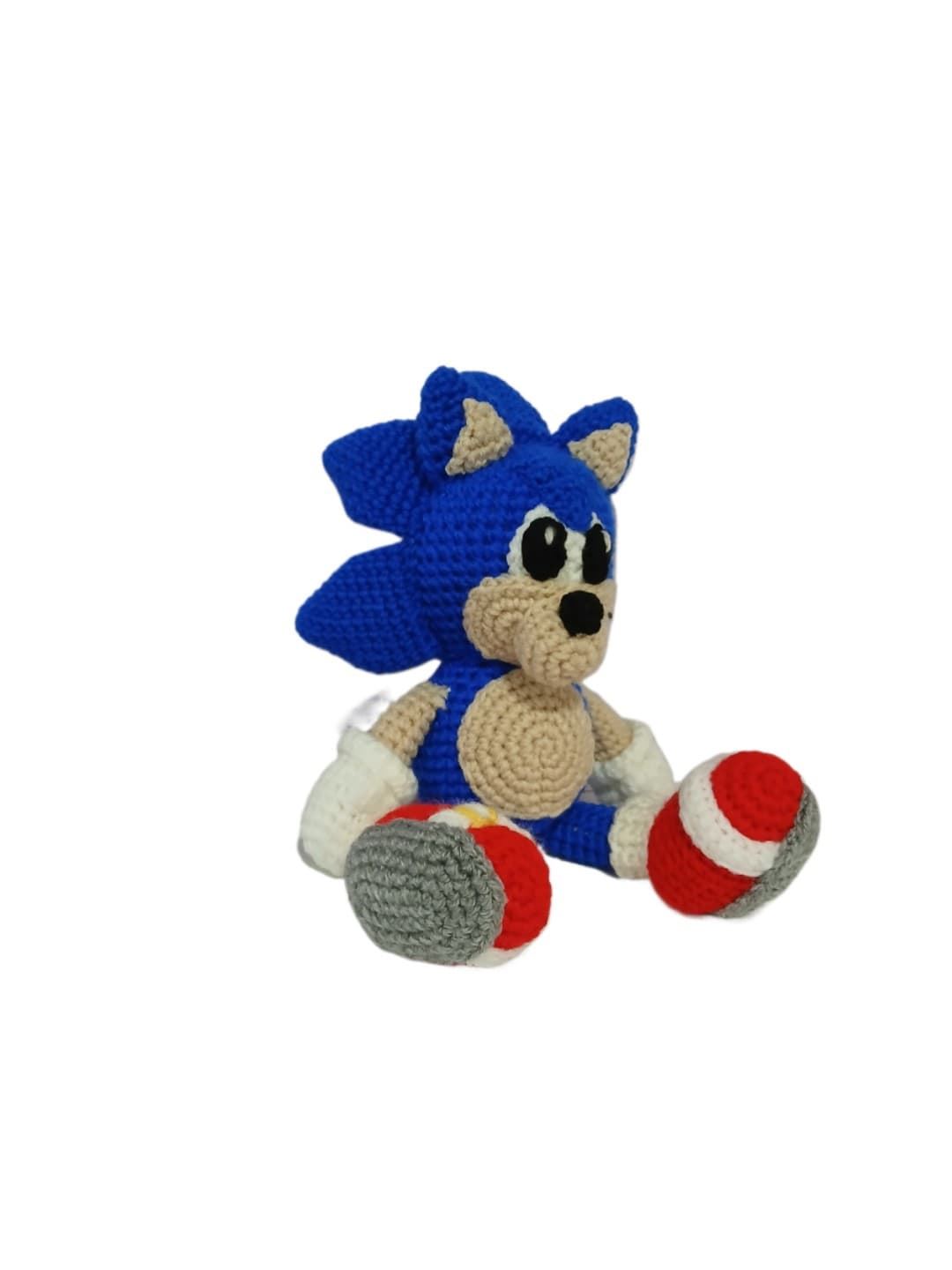 Peluche sonic hecho a mano a ganchillo (amigurumi). - Imagen 3
