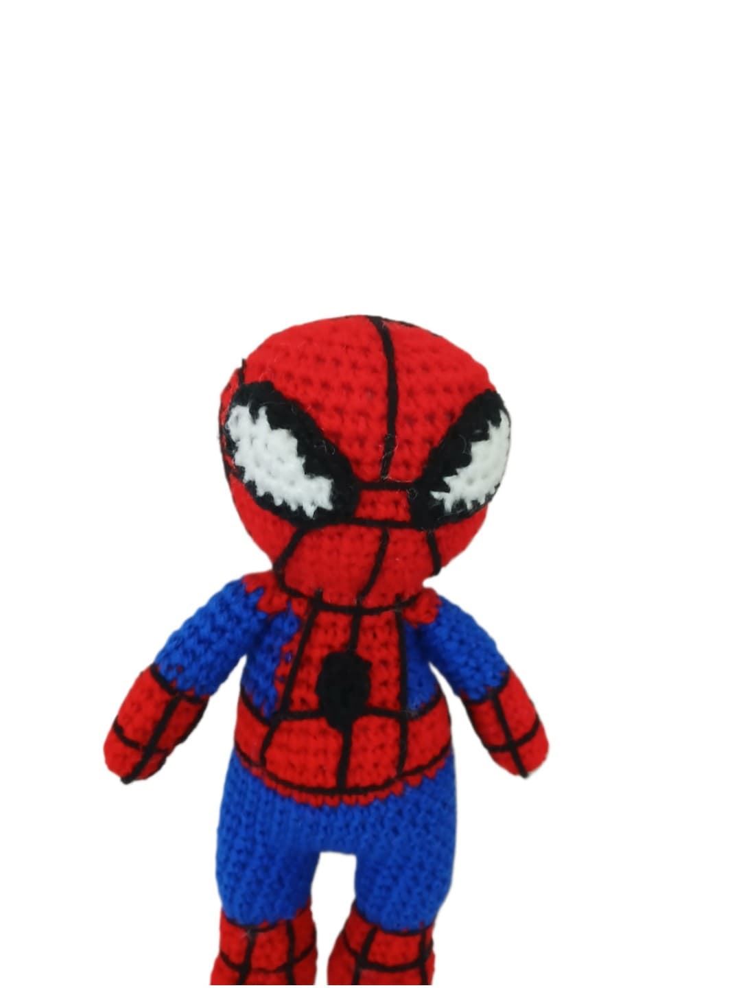 Peluche spiderman hecho a mano a ganchillo (amigurumi). - Imagen 4
