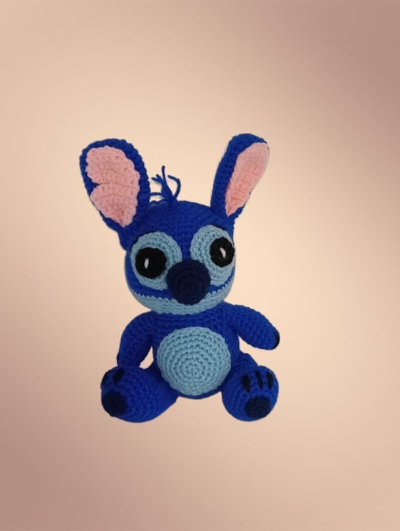 Peluche stitch hecho a mano a ganchillo (amigurumi). - Imagen 1