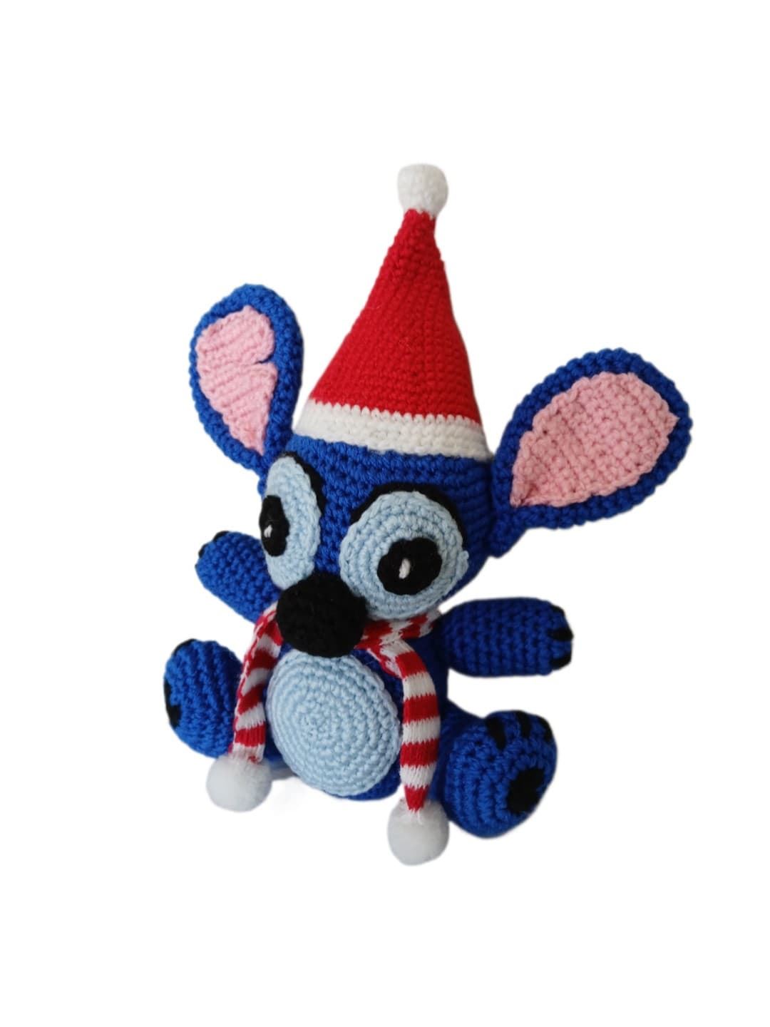 Peluche stitch navideño navidad  hecho a mano a ganchillo (amigurumi). - Imagen 3