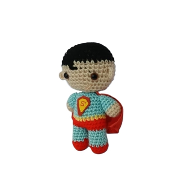 Peluche superhéroe superman hecho a mano a ganchillo (amigurumi). - Imagen 2
