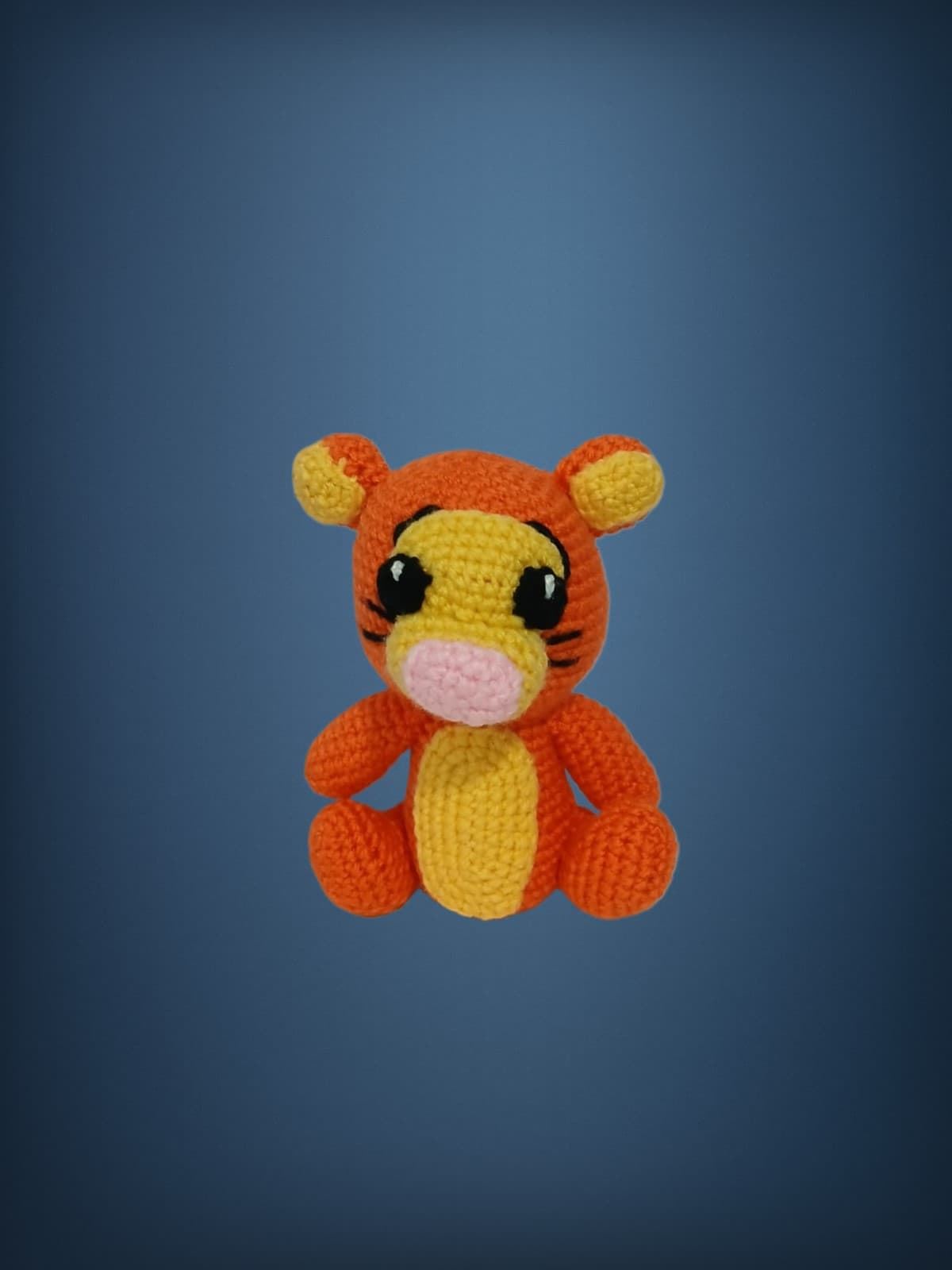 Peluche tigger winnie pooh hecho a mano a ganchillo (amigurumi). - Imagen 1