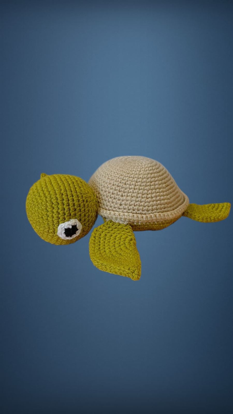 Peluche tortuga marina hecho a mano a ganchillo (amigurumi). - Imagen 3