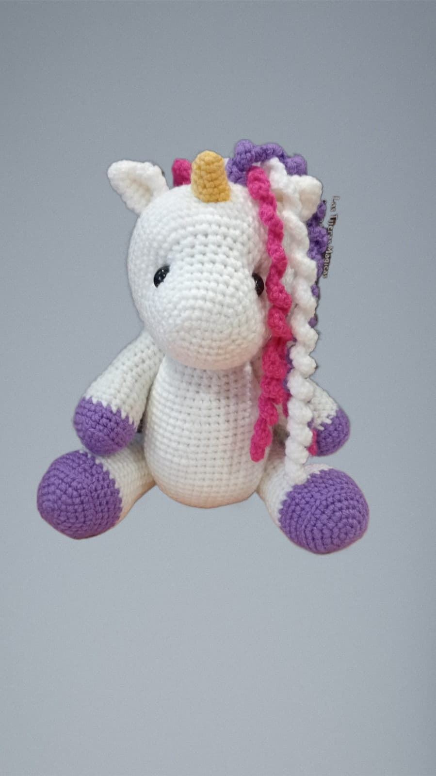 Peluche unicornio hecho a mano a ganchillo (amigurumi). - Imagen 1