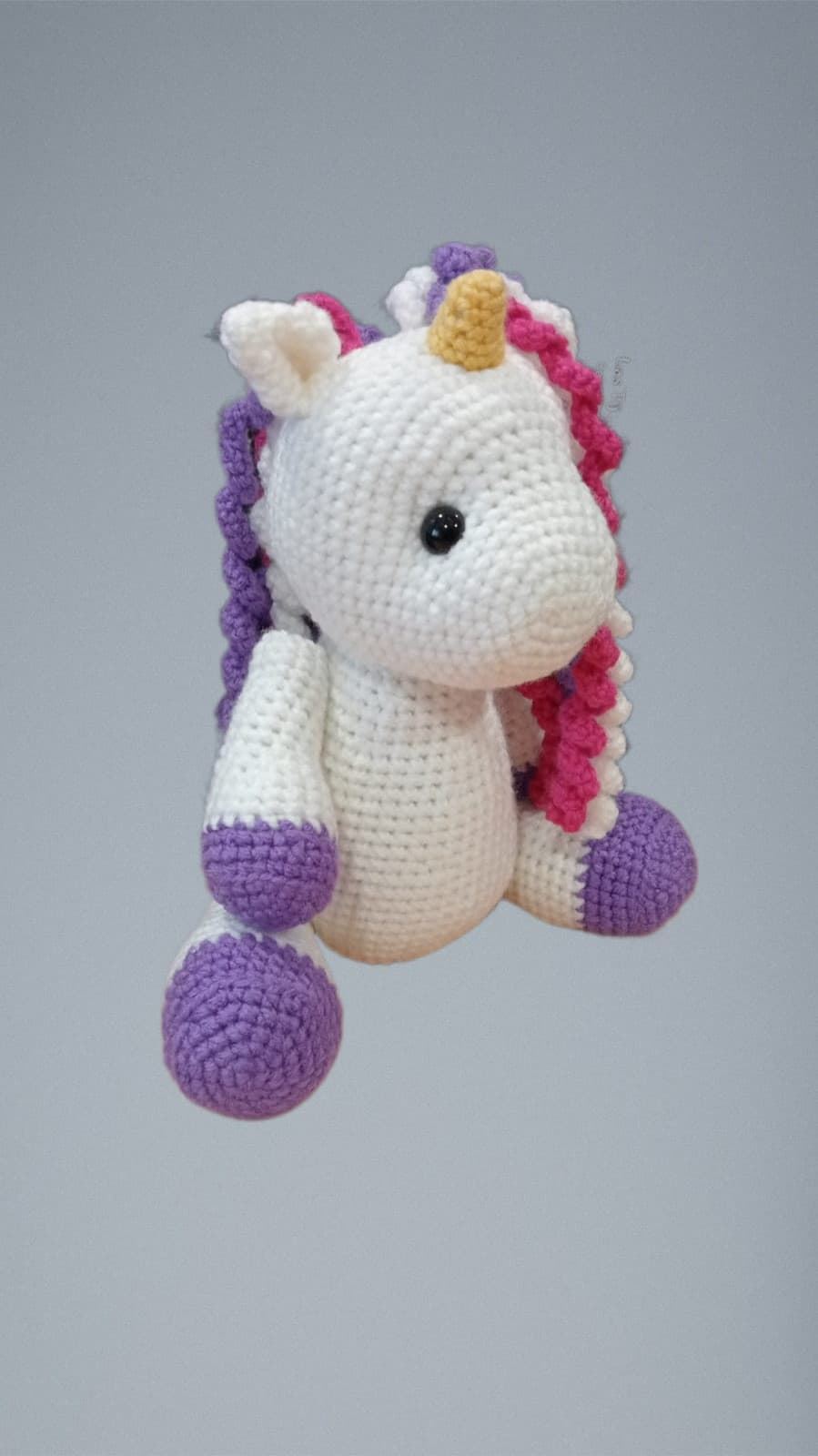 Peluche unicornio hecho a mano a ganchillo (amigurumi). - Imagen 3