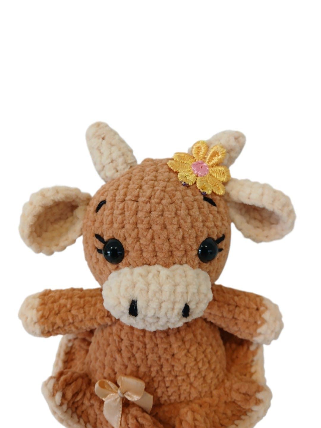 Peluche vaca hecha a mano a ganchillo (amigurumi). - Imagen 4