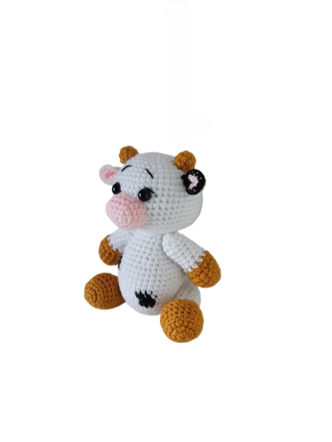 Peluche vaca hecho a mano a ganchillo (amigurumi). - Imagen 2