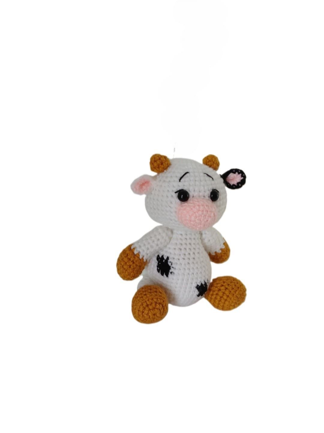 Peluche vaca hecho a mano a ganchillo (amigurumi). - Imagen 3