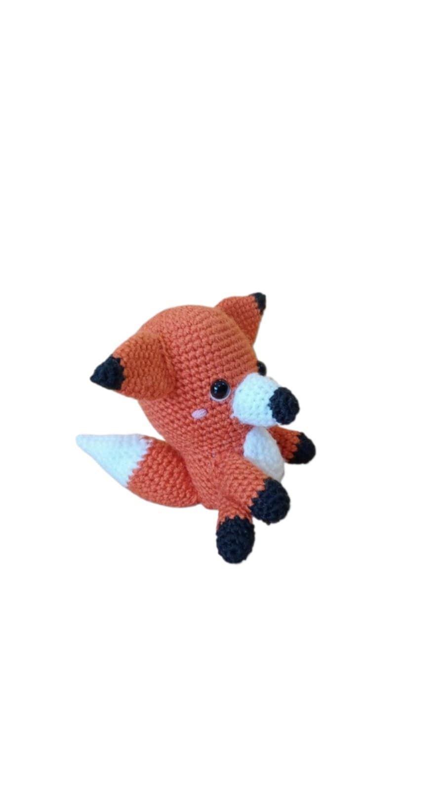 Peluche zorro hecho a mano a ganchillo (amigurumi). - Imagen 2