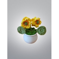 Planta con tarro blanco 2 flores amarillas con hojas redondas hecha a mano a ganchillo (amigurumi). - Imagen 1
