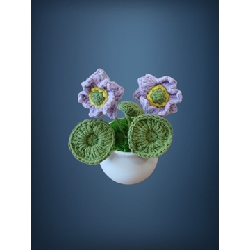 Planta con tarro blanco 2 flores lilas con hojas redondas hecha a mano a ganchillo (amigurumi). - Imagen 1