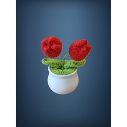 Planta con tarro blanco 2 tulipanes rojos hecha a mano a ganchillo (amigurumi). - Imagen 1