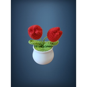 Planta con tarro blanco 2 tulipanes rojos hecha a mano a ganchillo (amigurumi). - Imagen 1