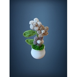 Planta con tarro blanco 3 flores marrones hecha a mano a ganchillo (amigurumi). - Imagen 2