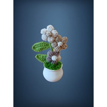Planta con tarro blanco 3 flores marrones hecha a mano a ganchillo (amigurumi). - Imagen 2