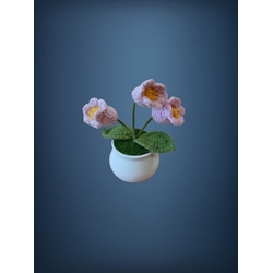 Planta con tarro blanco 3 flores rosas hecha a mano a ganchillo (amigurumi). - Imagen 1