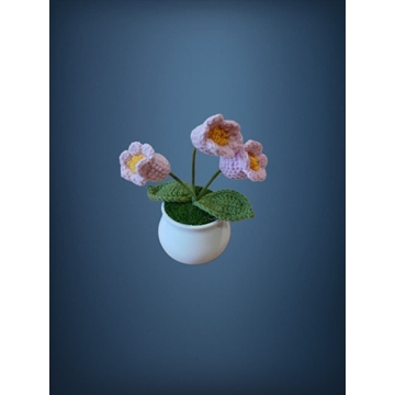 Planta con tarro blanco 3 flores rosas hecha a mano a ganchillo (amigurumi). - Imagen 1